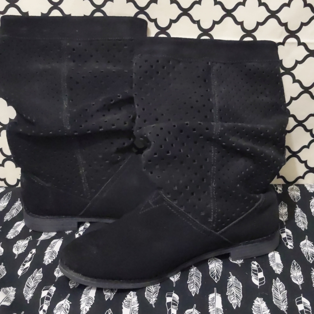 Toms Suede Boots